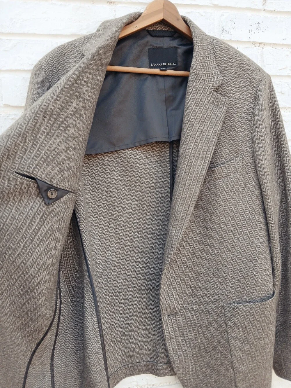 Banana Republic very good